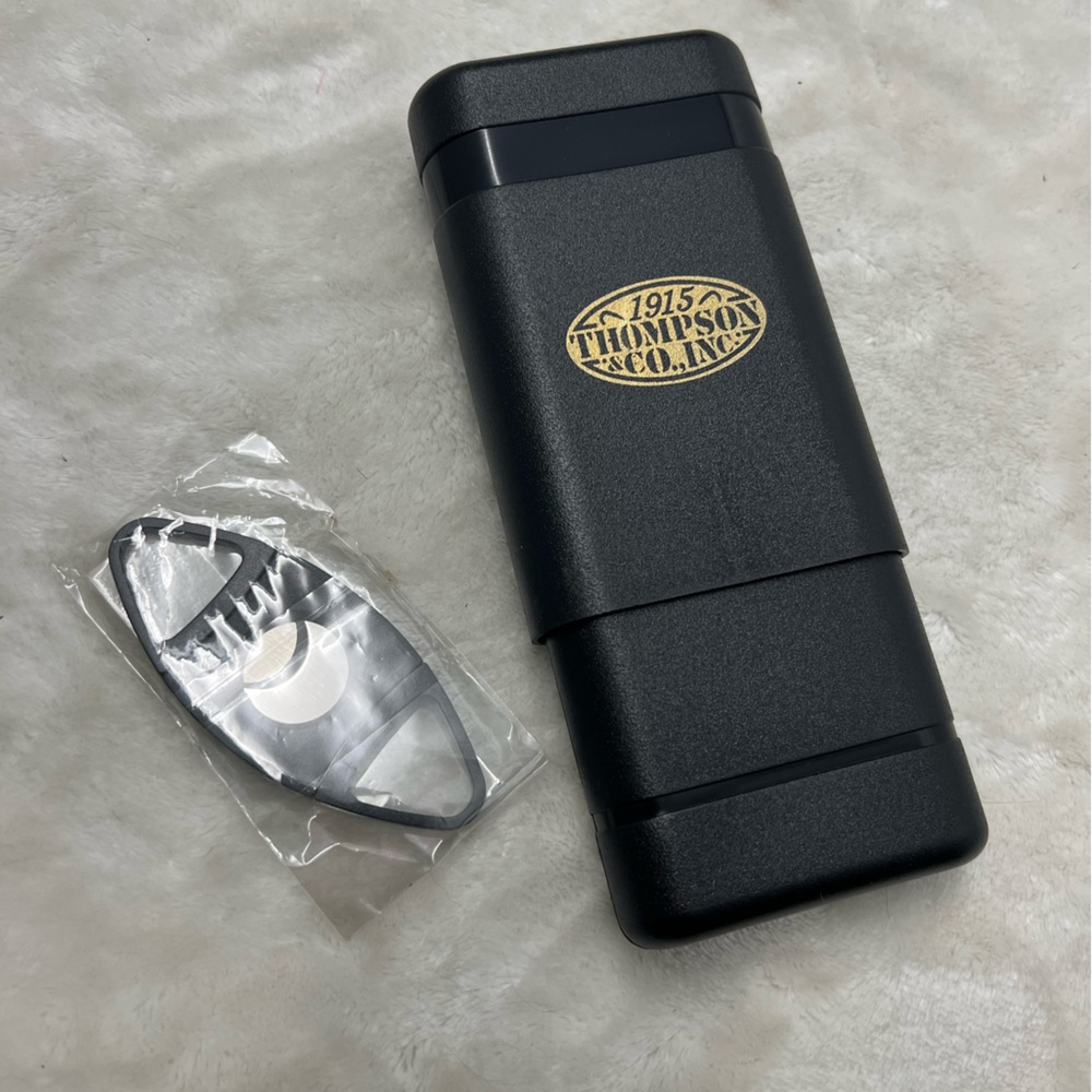 NEW Thompson 3 Finger Black Telescoping Cigar Case